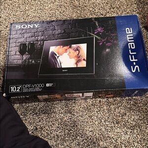 BRAND NEW IN BOX. NOT OPENED Sony Black Digital Display Frame